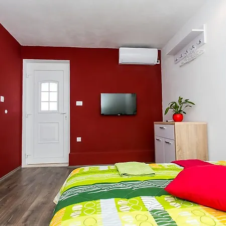 شقة Tomas تروغير