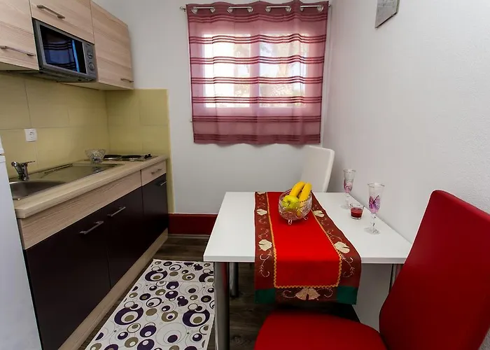 Tomas 아파트 트로기르